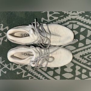 Sorel White and Gray felt Sneakers size 8.5